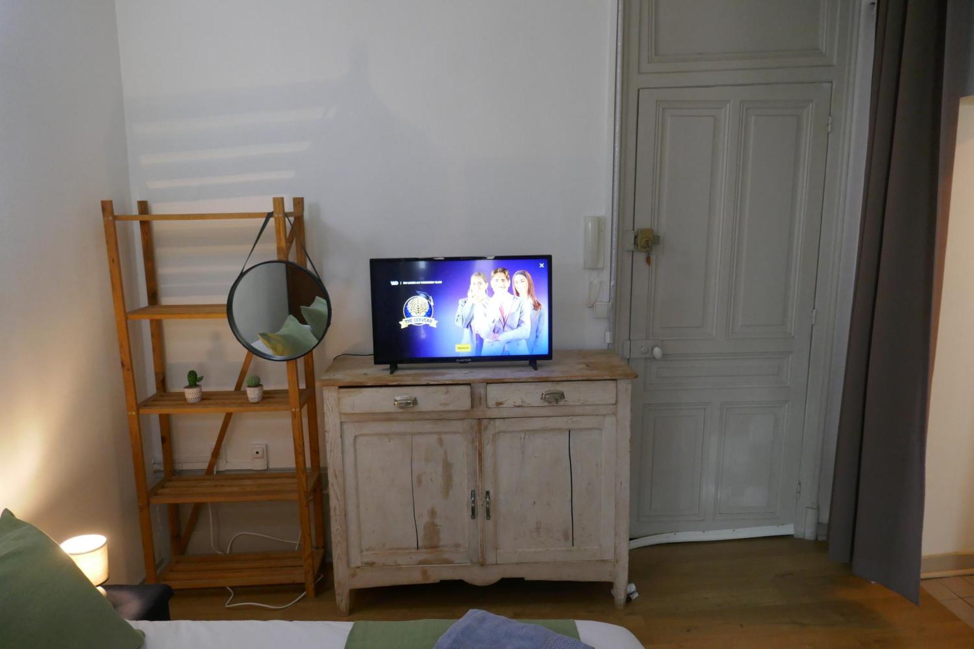 Le Carnot, A Deux Pas Du Centre Ville เบอซองซง ภายนอก รูปภาพ